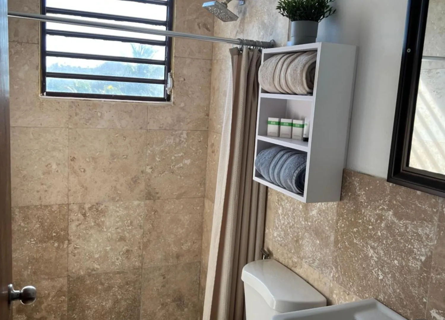 **** Hotel Vacation Rental Arecibo Pr Puerto Rico