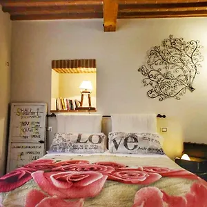 Piazzetta Del Buonumore Guest house Montepulciano
